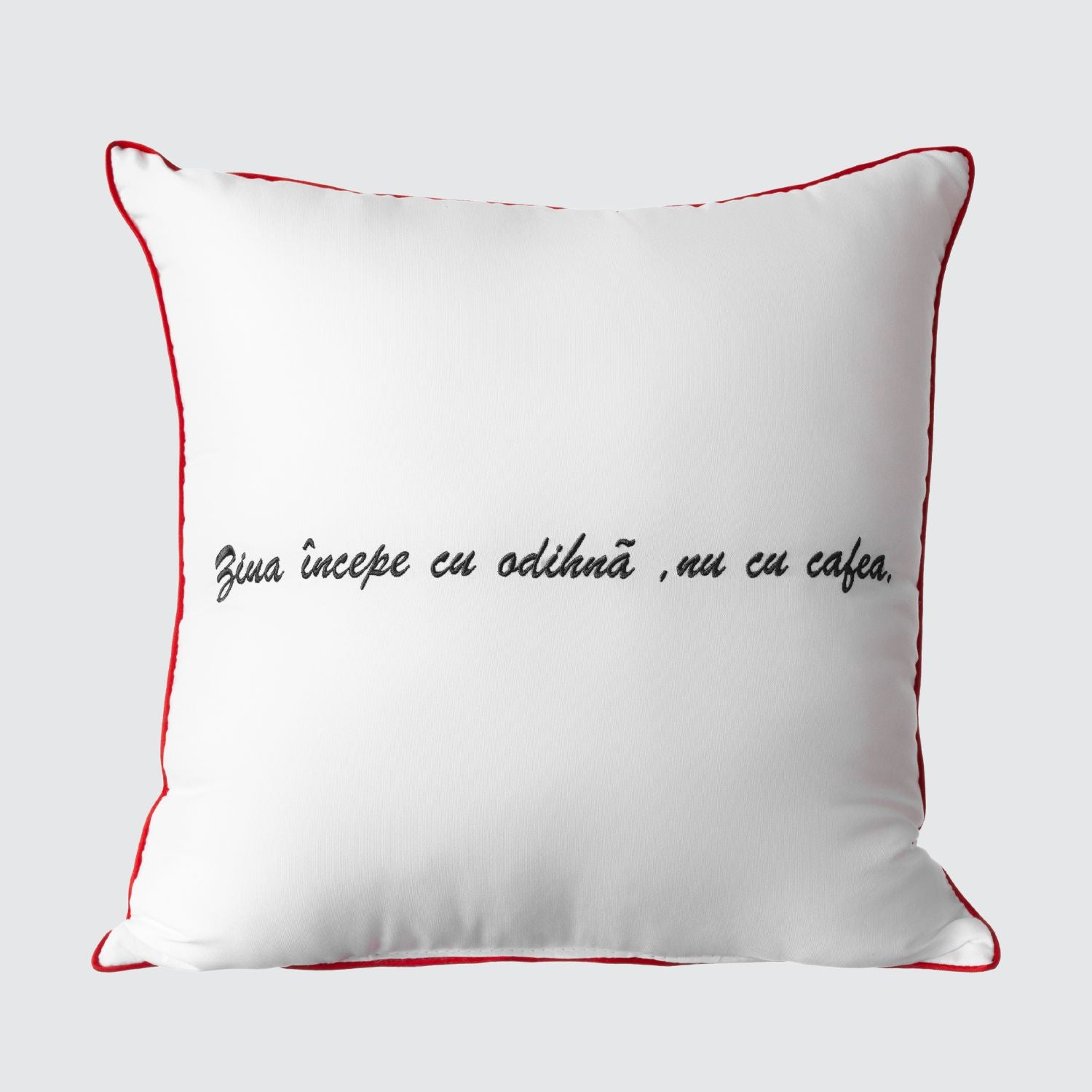 Perna Decorativa "Ziua incepe cu odihna, nu cu cafea"